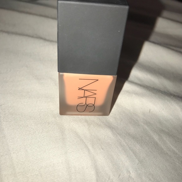 NARS Liquid Blush Luster - Picture 2 of 5